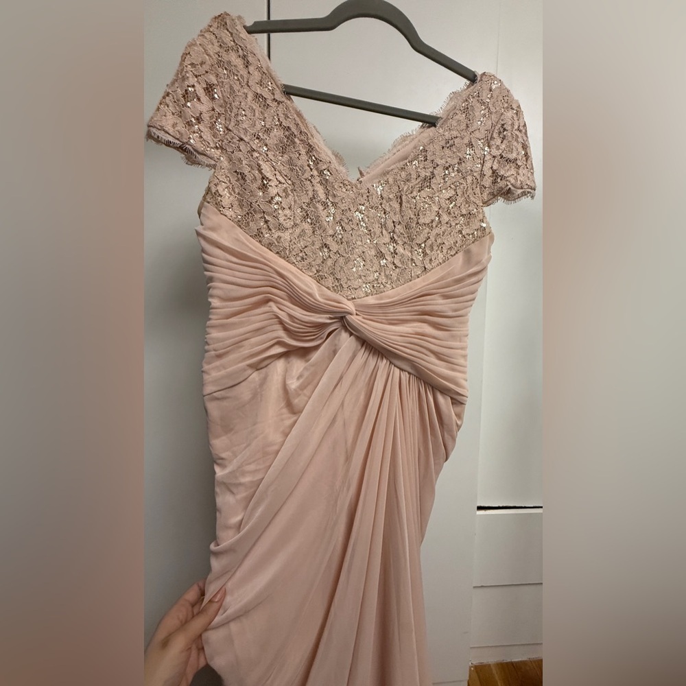 Adrianna Papell Blush Lace & Chiffon loose Shoulder Gown Size 8/10 with stretch